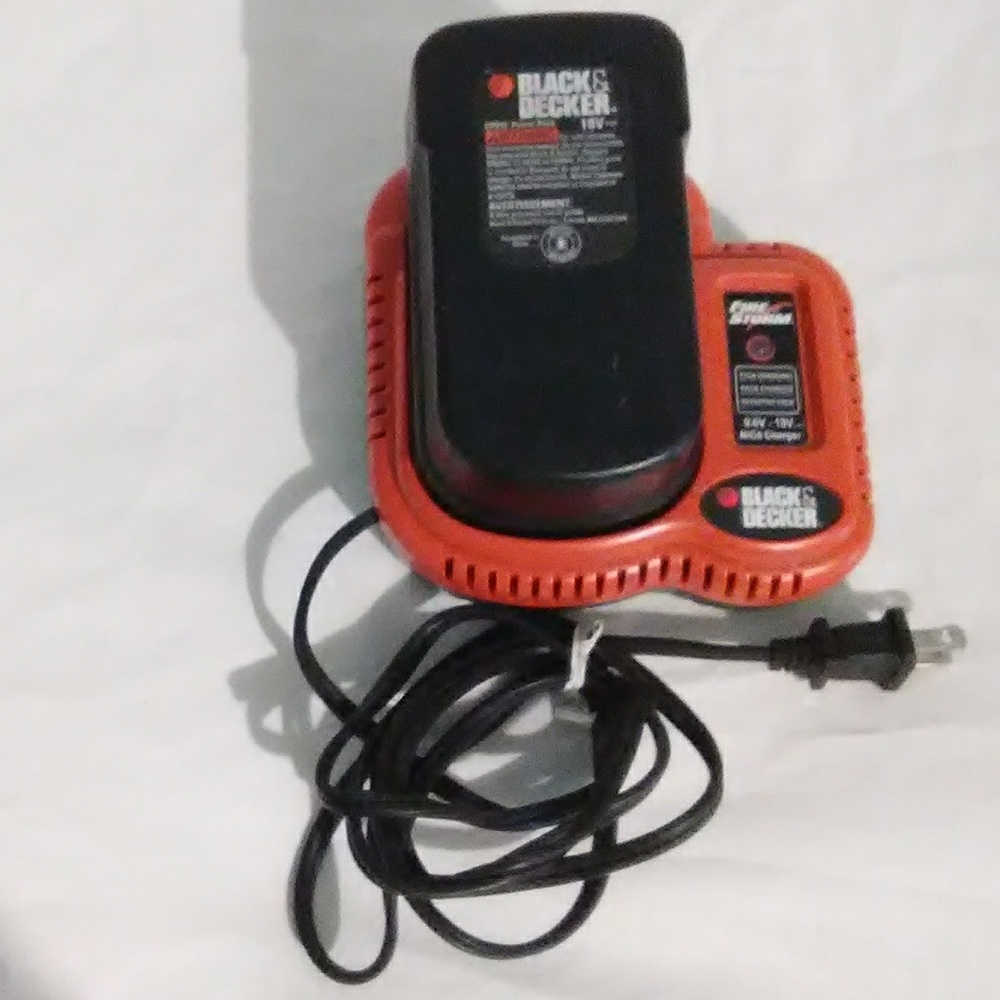 Black & Decker 18V Power Pack & Charger